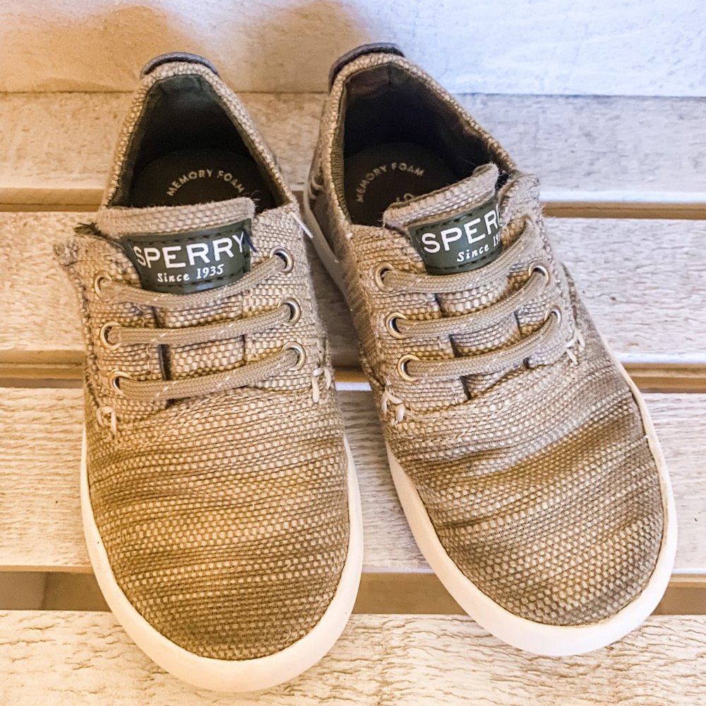 Tan Sperrys Size 8 - Picture 1 of 6